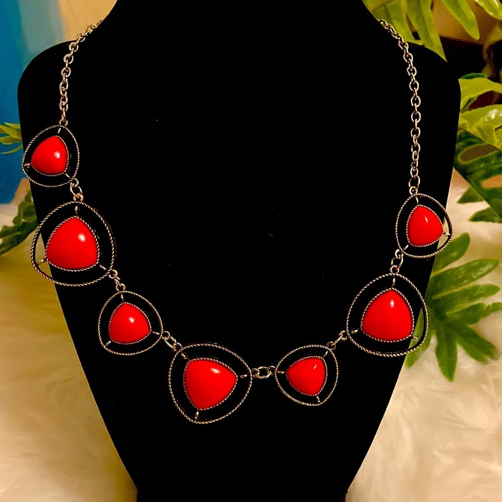 NWT! Fabulous Red and Silver Statement Piece Necklace Set w/ earrings.